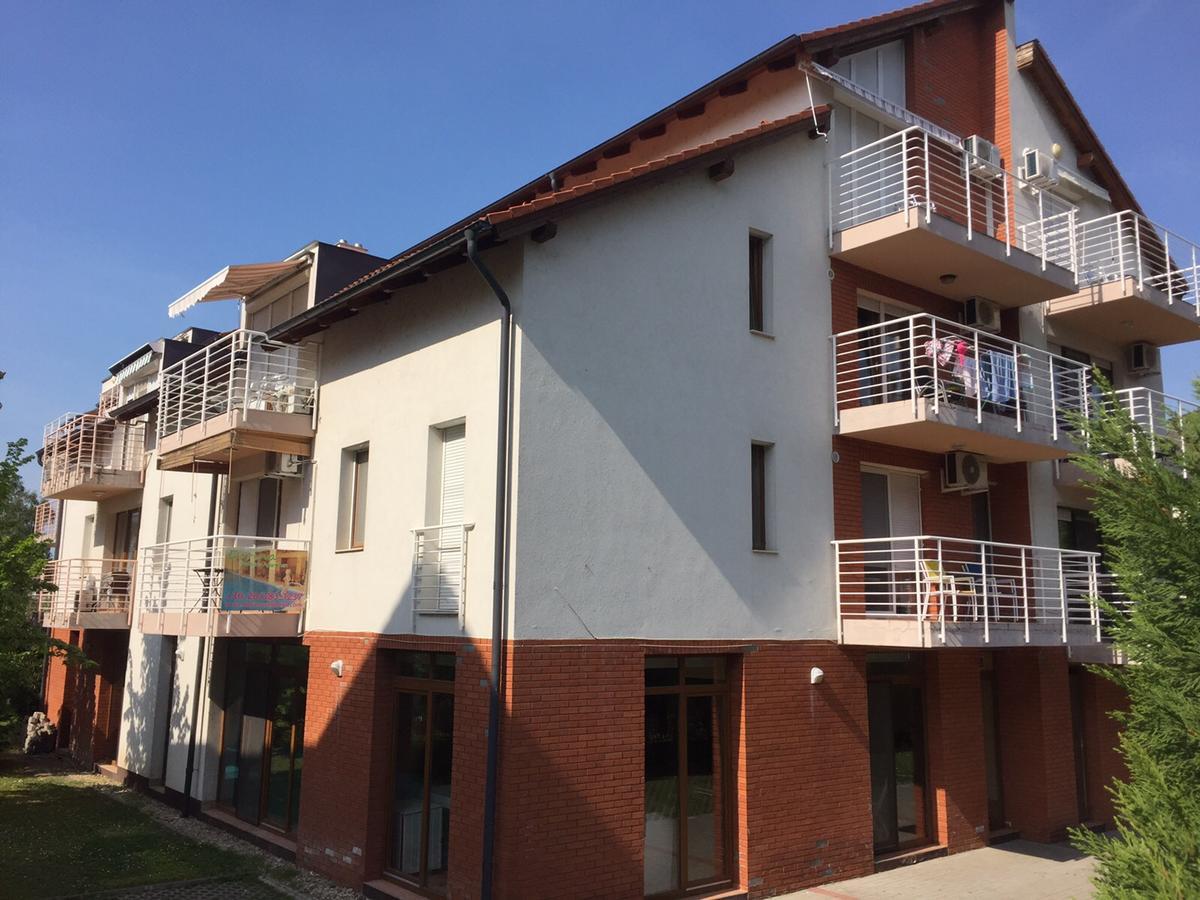 Dorina Wellness Apartman Siófok Exteriör bild