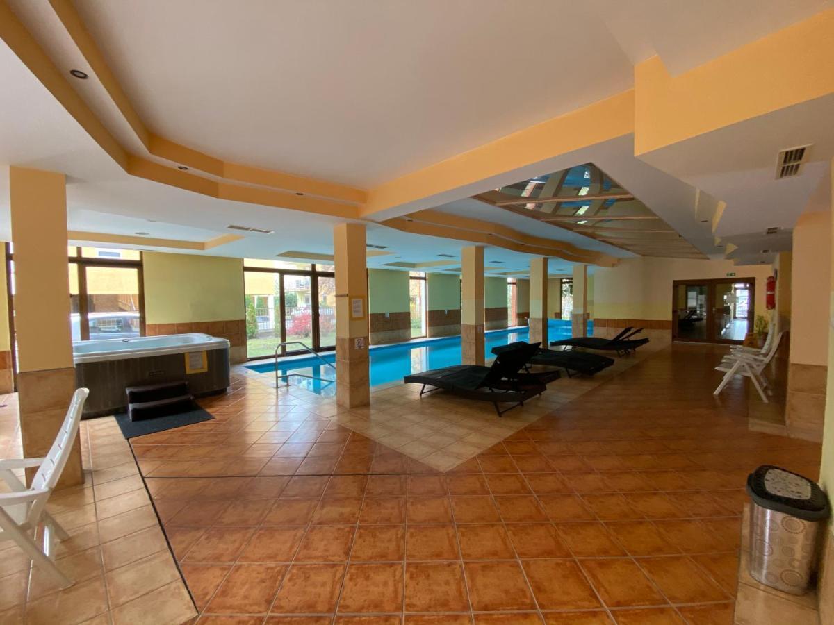 Dorina Wellness Apartman Siófok Exteriör bild
